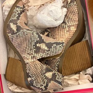 Vince Camuto Beige and Black Snakeskin Ankle Boots
